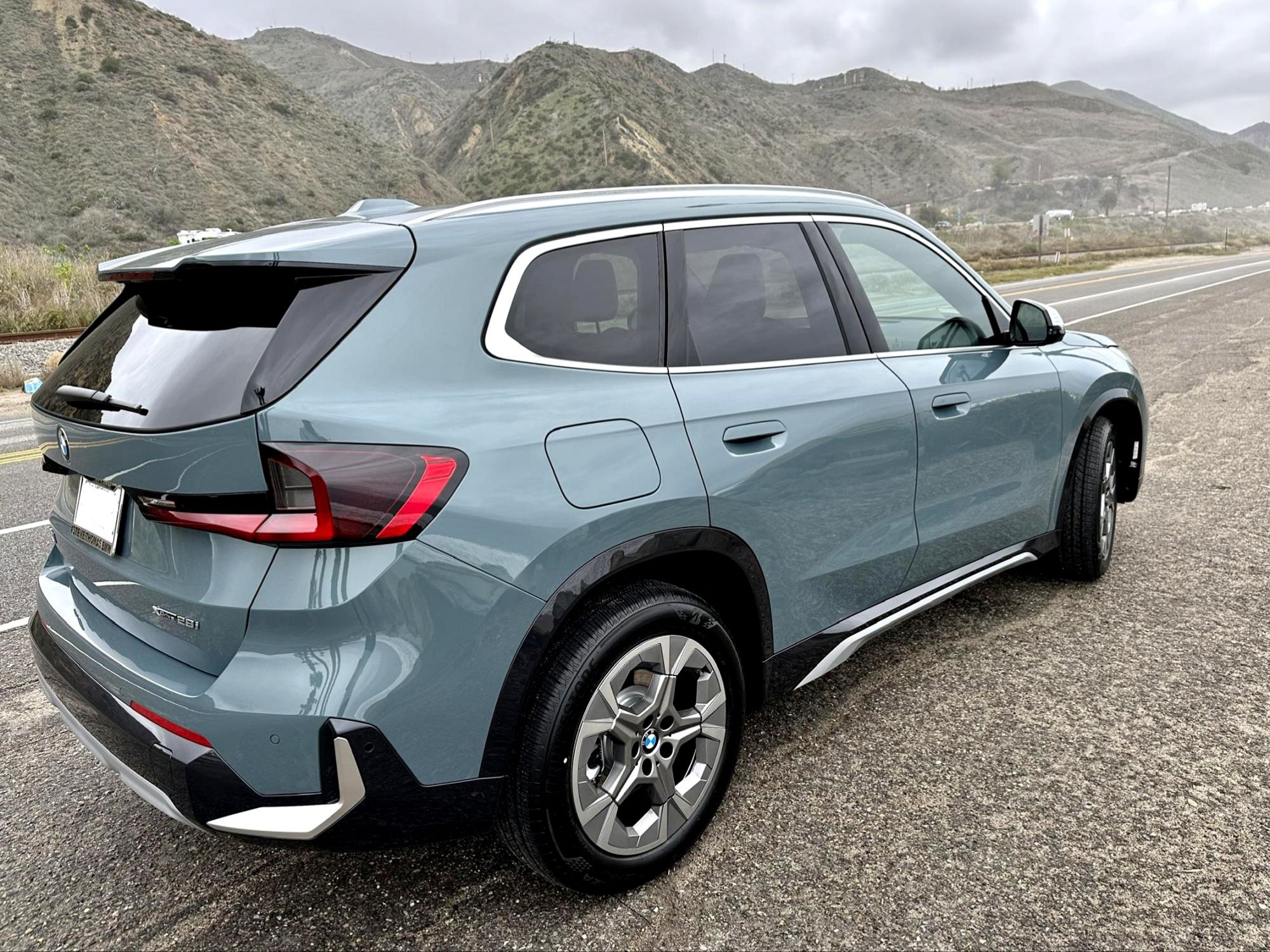 BMW Indonesia hadirkan BMW X1 dengan varian warna baru di 2024 ??? BMW ...